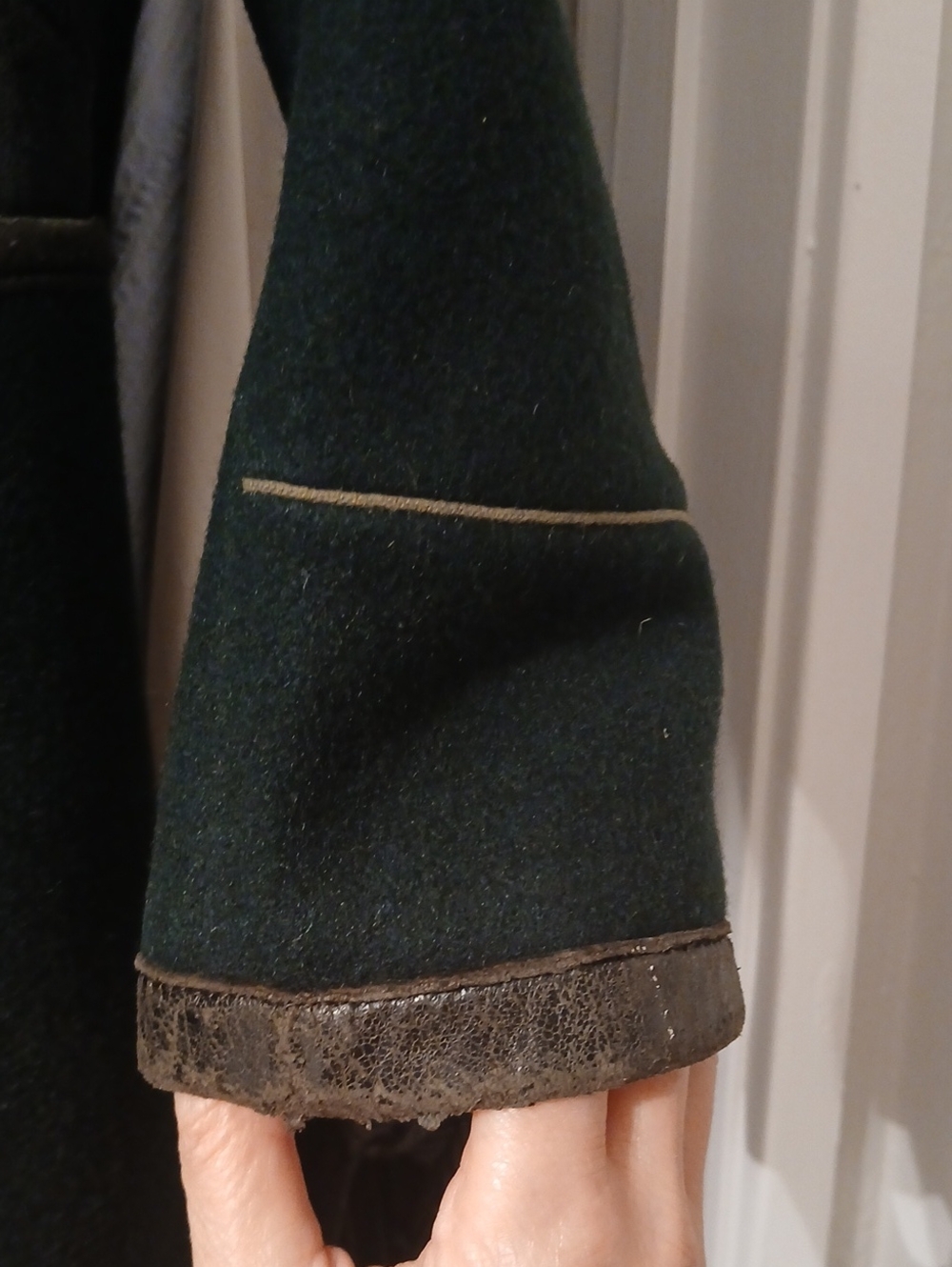 Vintage European Wool Coat With Leather Pocket Trim And Cuffs - Picture 4 of 7